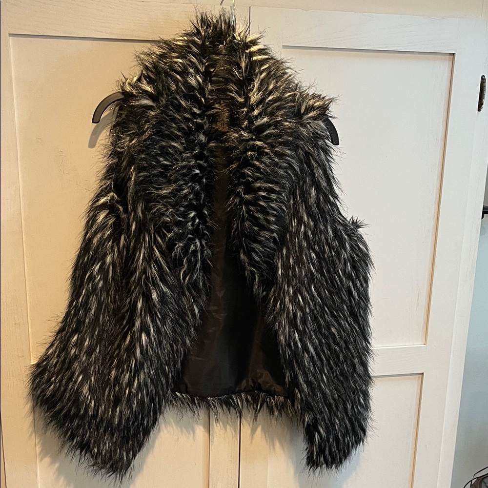 Grass Collection Black and White Faux Fur Vest